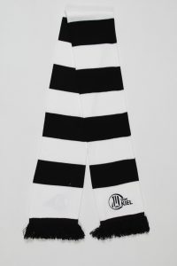 Blockstreifenschal in Schwarz und Weiß mit Fransen und Logo von WM-Sport.