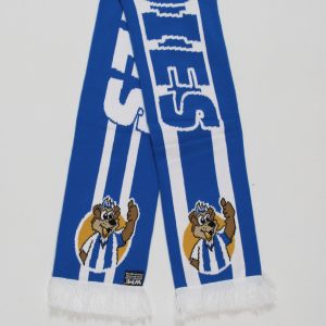 Blauer Schal für Kinder mit einem Tiermotiv und Fransen am unteren Rand.