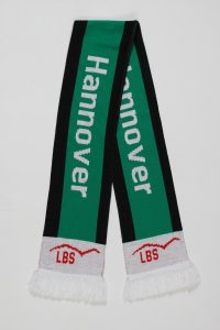 Grüner Schal mit dem Schriftzug 'Hannover' und LBS-Logo auf einem weißen Hintergrund.