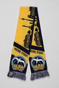 Schal von ALBA BERLIN mit gelber und blauer Farbgestaltung und Stadtsilhouette.