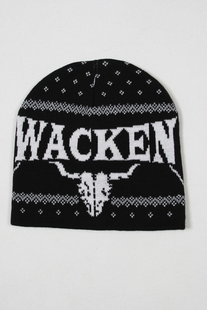 Schwarze Strickmütze mit dem Schriftzug 'WACKEN' und einem Hornskelett-Motiv.