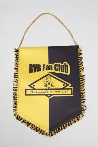 BVB Fanclub Wimpel in Gelb und Schwarz mit Vereinslogo und Schriftzug Dortmund Ost 1995 e.V.