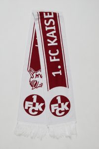 Weißer Fan-Schal des 1. FC Kaiserslautern mit rotem Logo und Schriftzug.