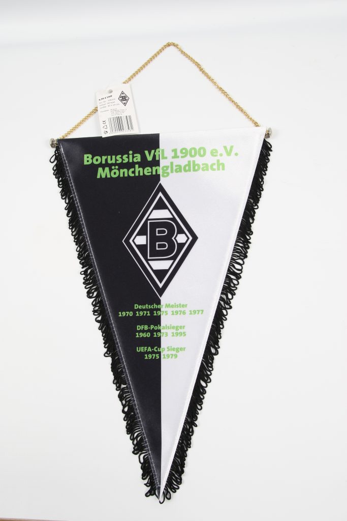 Wimpel von Borussia VfL 1900 e.V. Mönchengladbach mit Vereinsinformationen und Meisterjahren.