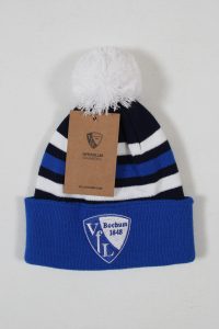 Blau-weiße Mütze mit einem Bommel und dem Logo des VfL Bochum 1848 auf der Vorderseite.