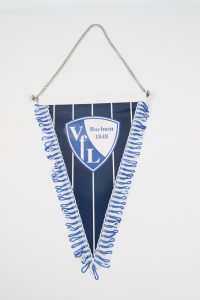 VfL Bochum Wimpel mit blauen und weißen Fransen, zeigt das Vereinslogo und das Gründungsjahr 1848.