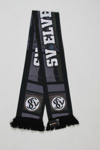 Schwarzer Polyester Schal mit Baumwollhaptik und Fransen, bedruckt mit einem Logo.