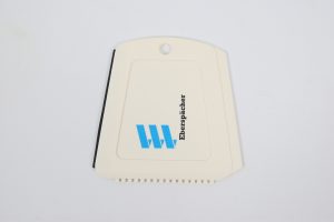 Eiskratzer mit Eberspächer Logo und blauen Streifen auf der Vorderseite.