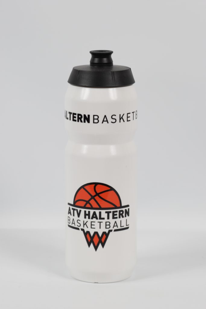 Weißer Trinkbecher mit schwarzem Deckel und Basketball-Logo von ATV Haltern Basketball.